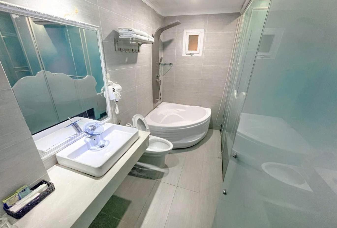 Khai Hung Hotel Binh Chanh Hô Chi Minh-Ville Extérieur photo